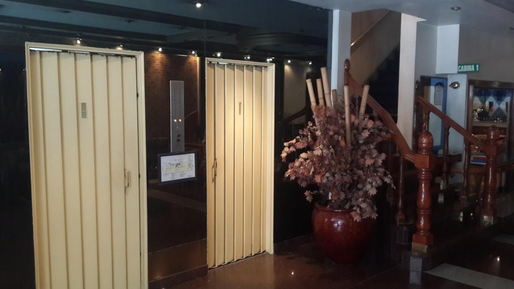 Diplomat Hotel Buenos Aires Esterno foto